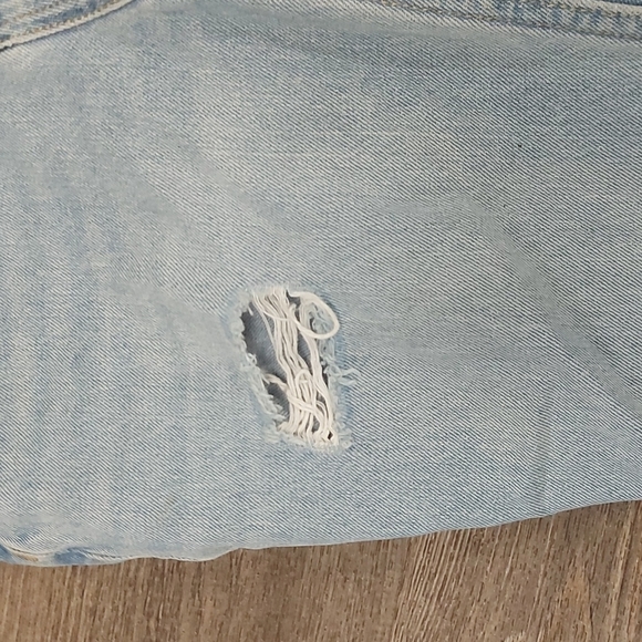 Streetwear Society distressed jeans. Size 0/1. - Picture 6 of 6